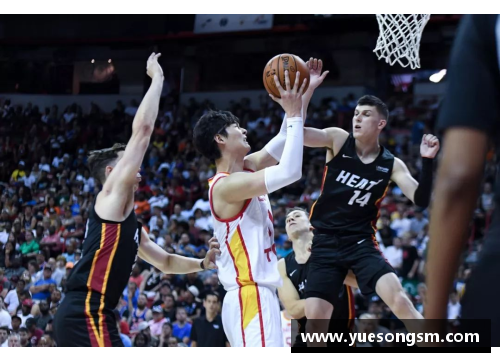 KY开元集团NBA新星周琦飞跃暴扣震撼全场，网友：这是周琦的飞跃时刻 - 副本